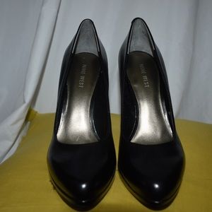 Never worn black Nine West heels